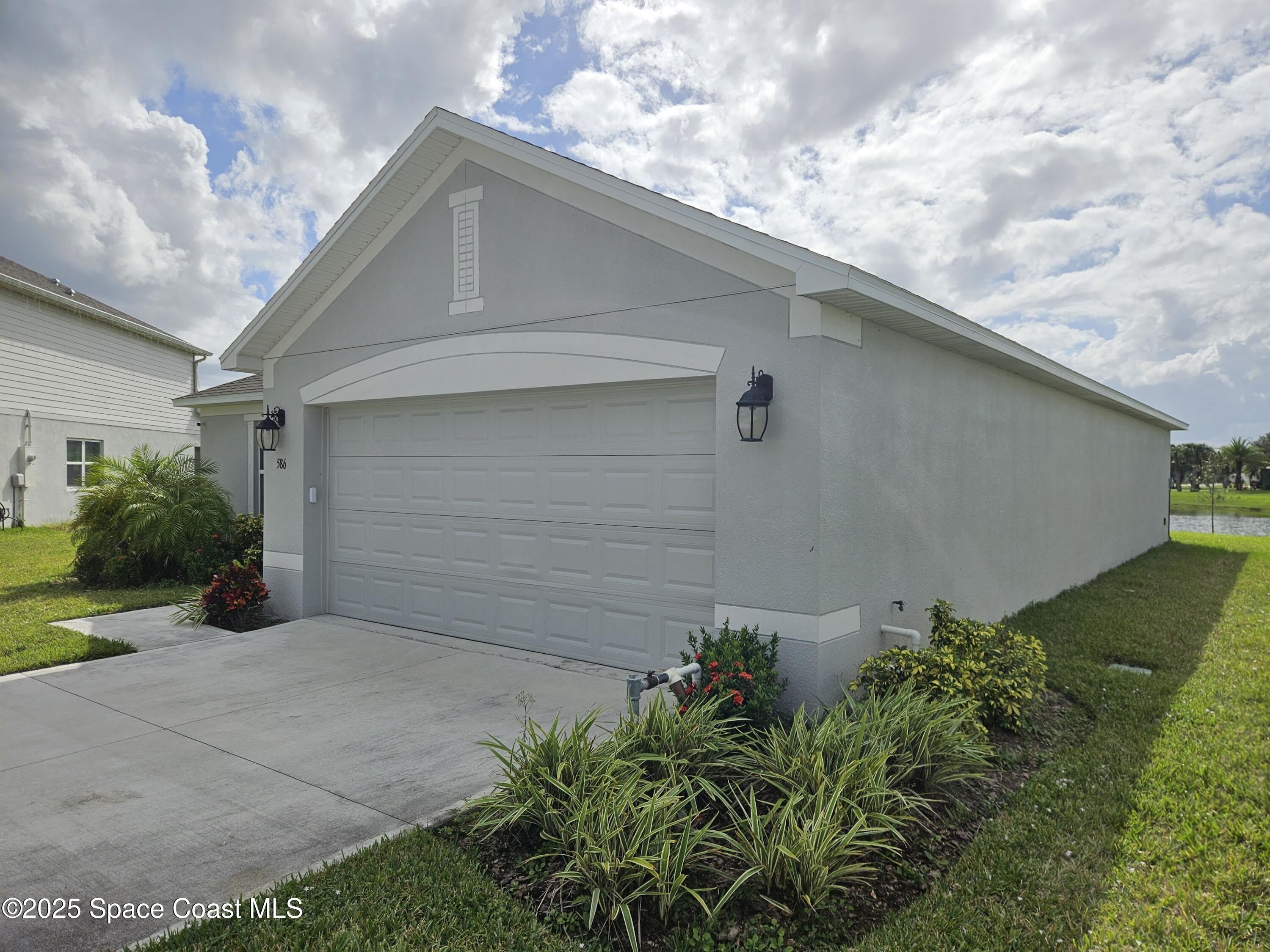 586 Cooper Court SW – photo 2