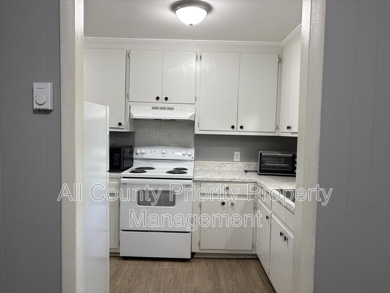 1706 Carolina St E, A – photo 5