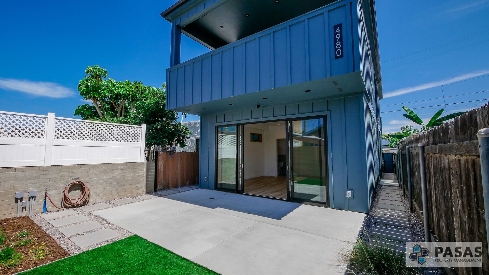 Brand-New Ocean Beach Solar-Powered Home! – photo 3