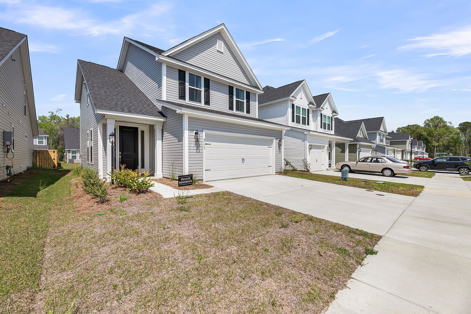 Beautiful 3 bedroom 2.5 bathroom two story home available in North Charleston! – photo 2