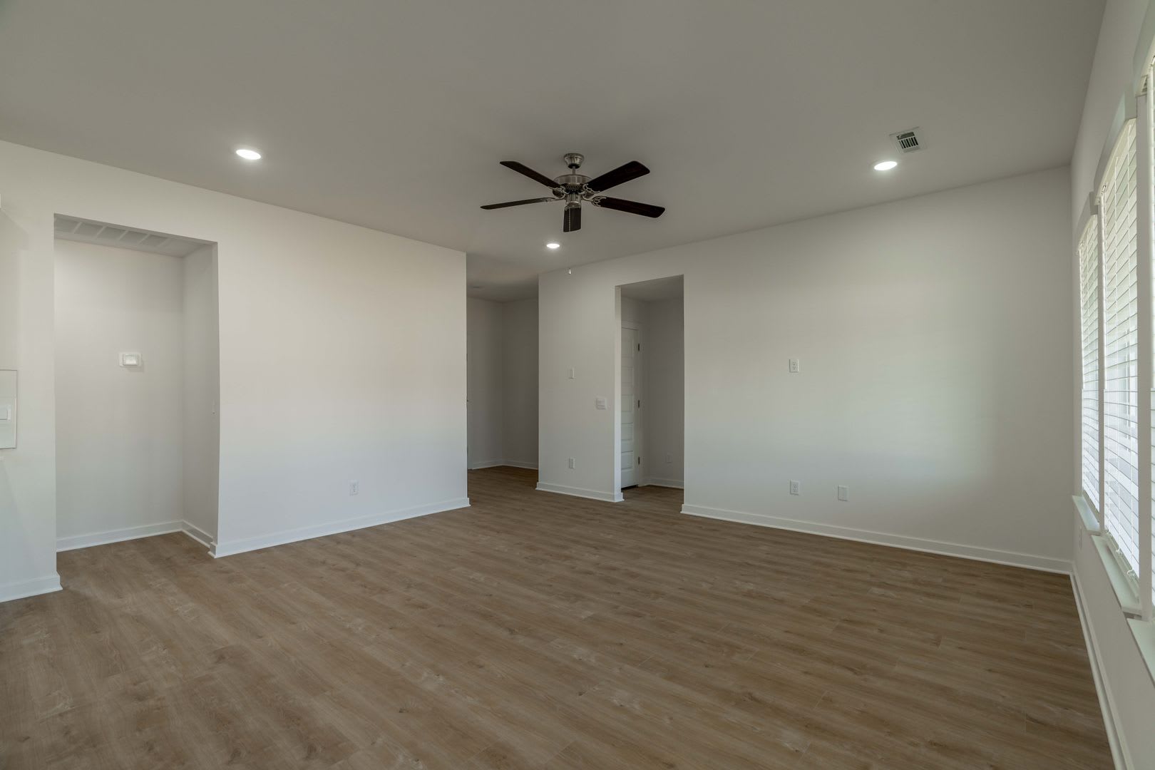 LIKE NEW 3-bedroom 2 bath Home in Fayetteville!!! W/D included! – photo 3