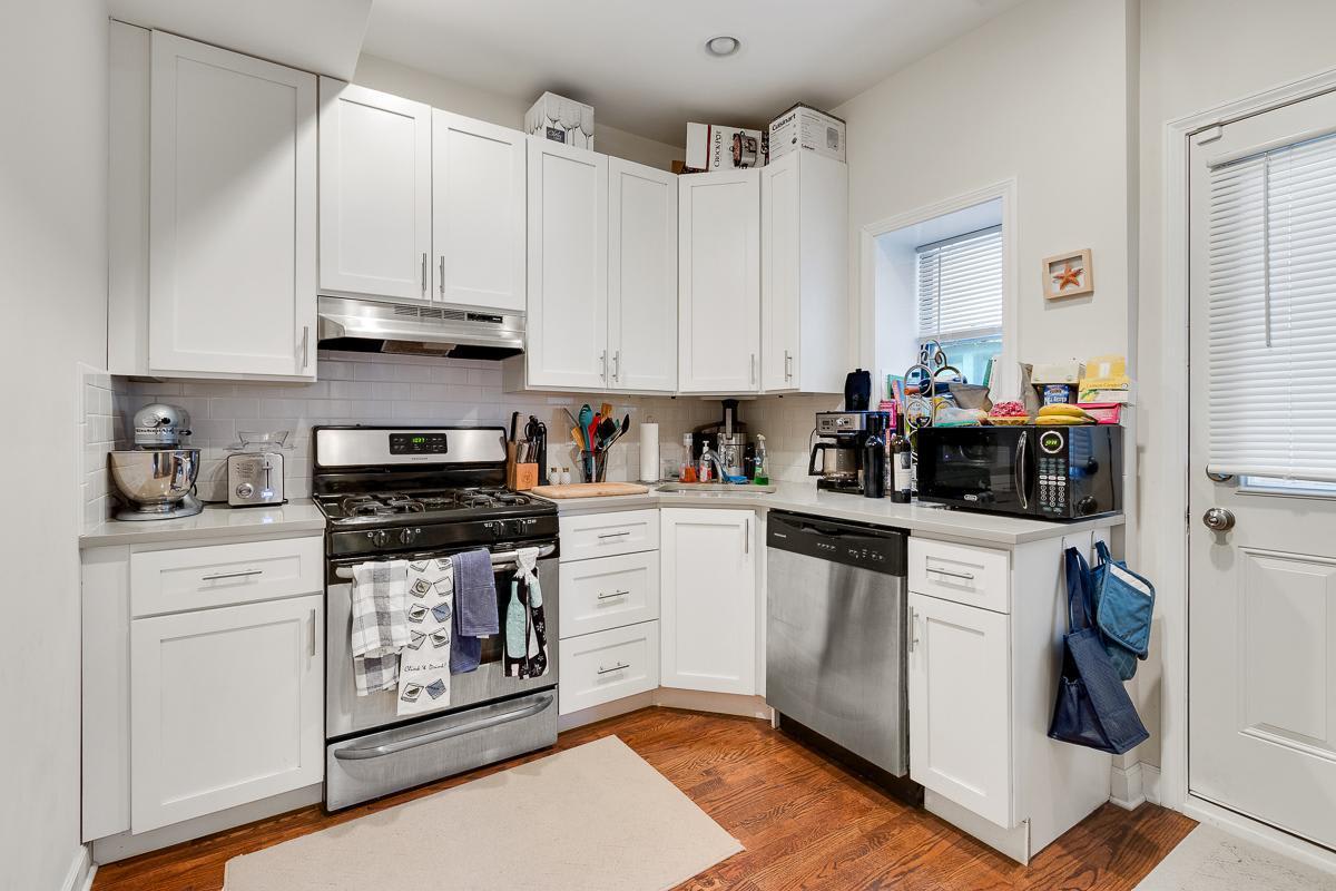 1829 W Leland – photo 3