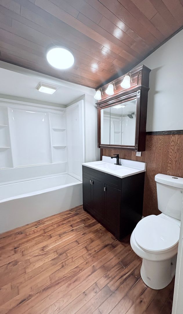Unique Newly Renovated 4 Bed, 1.5 Bath with 2 Bonus Rooms! – photo 5