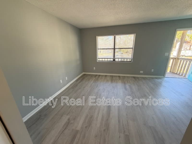 910 Berkshire Ter – photo 2