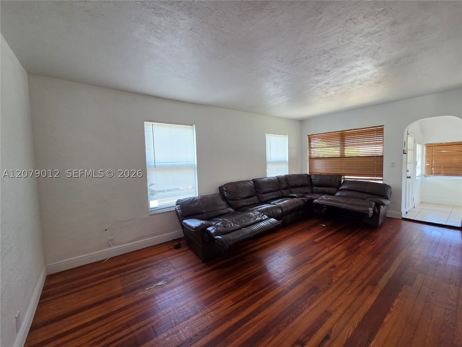 708 NE 4th St – photo 4