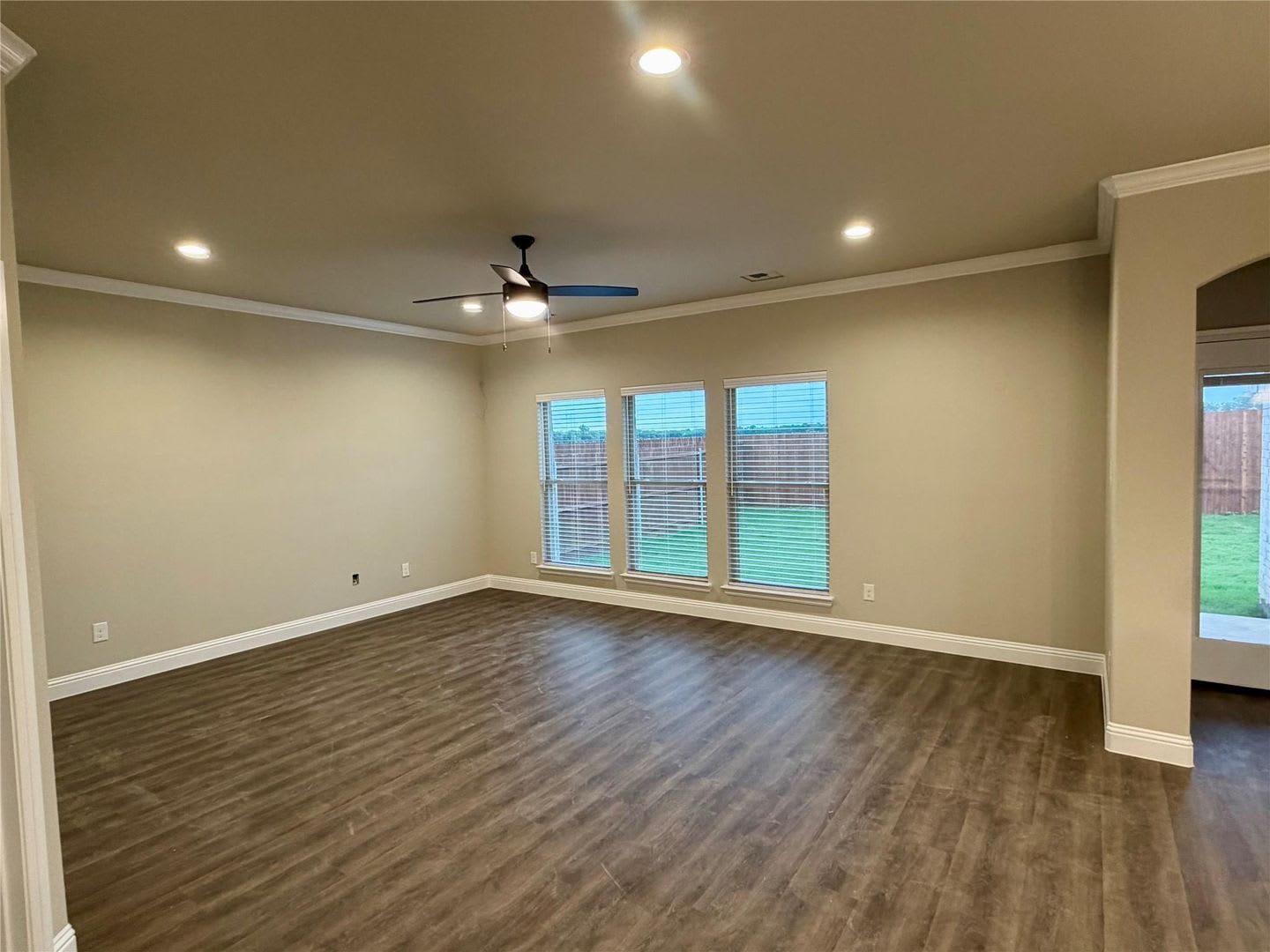 1045 Nighthawk Tr, Alvarado 76009 – photo 4