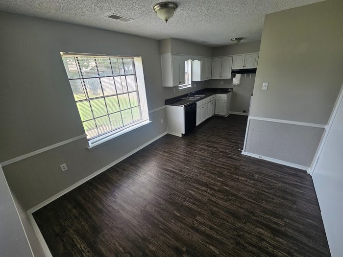 6737 Valley Park Drive – photo 3