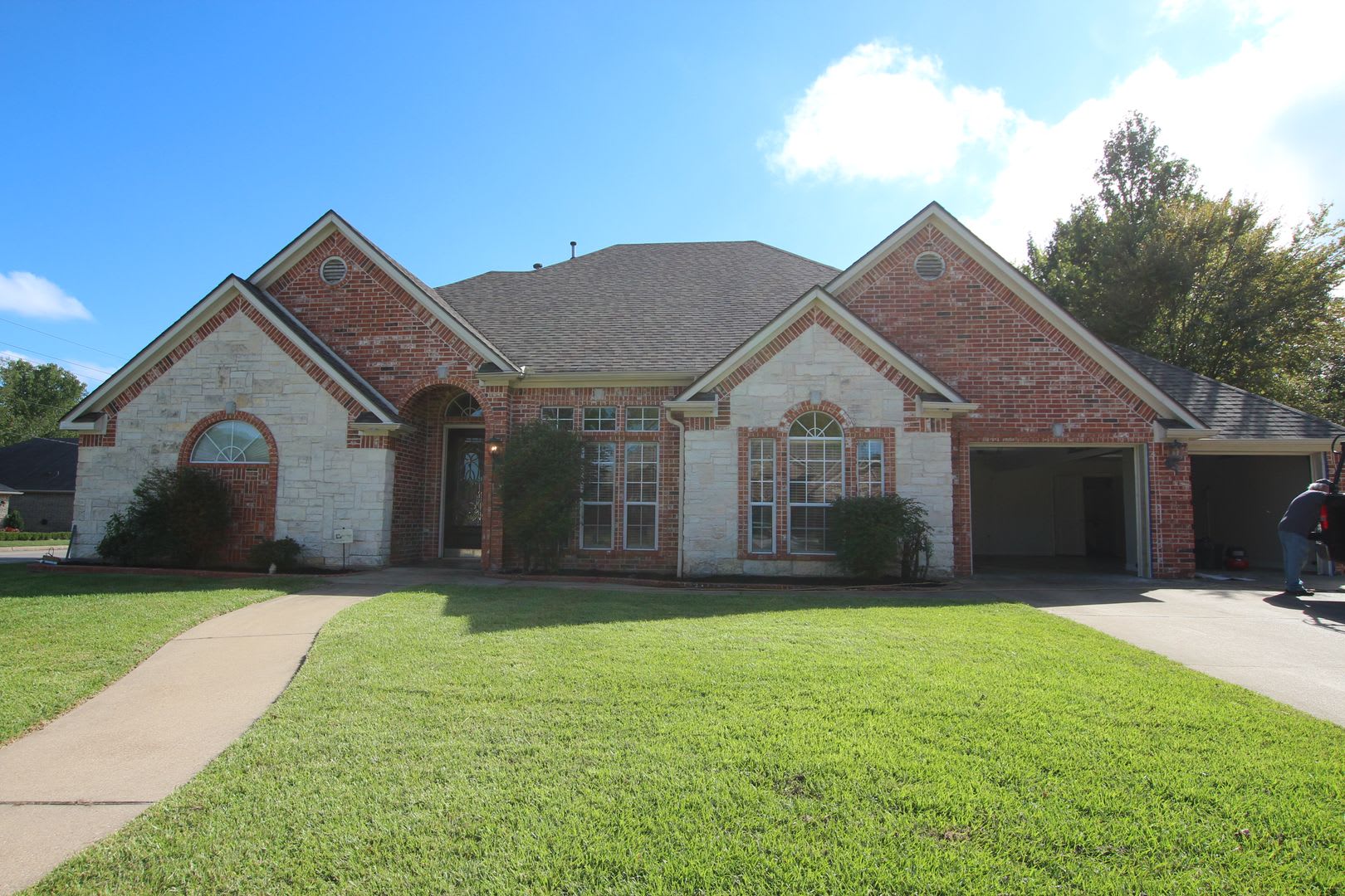 Stunning 3 Bedroom Rental in South Tyler! Tour Today! – photo 1