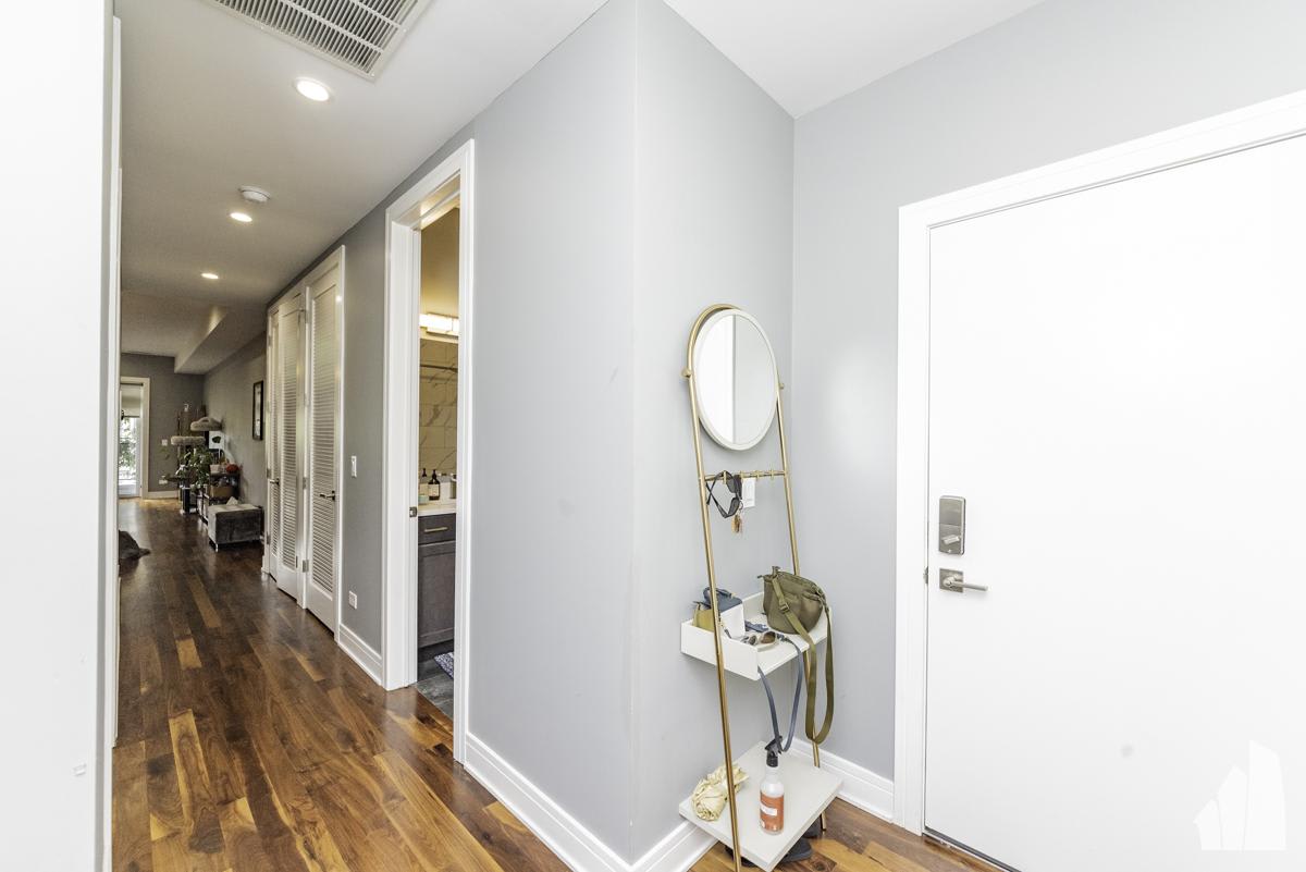 2618 West Fullerton Avenue – photo 4