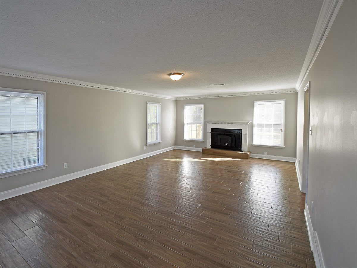 4 Bedroom, 2.5 Bathrooms Near S Germantown Rd and Winchester – photo 3