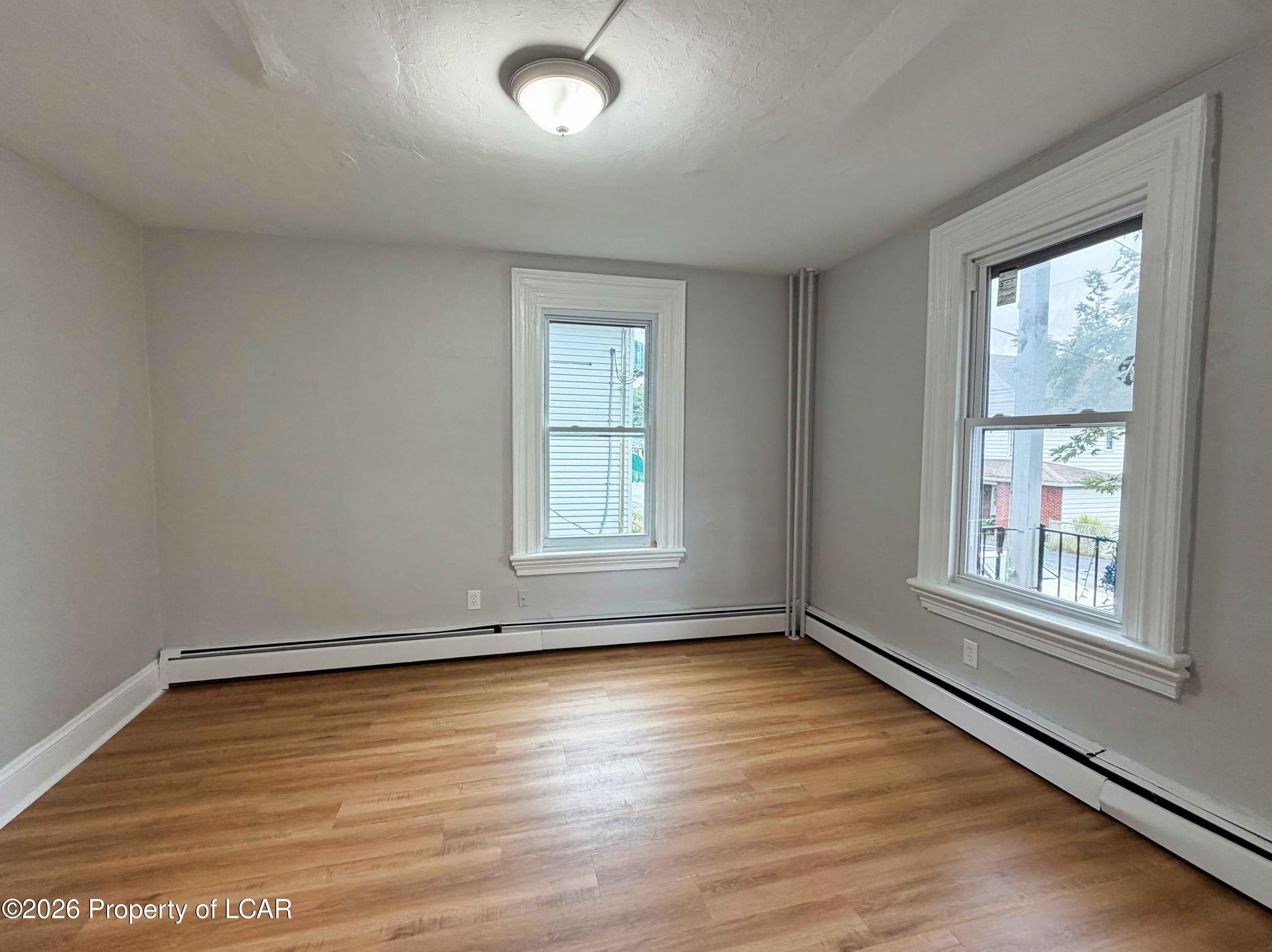 310 Oak Street – photo 5