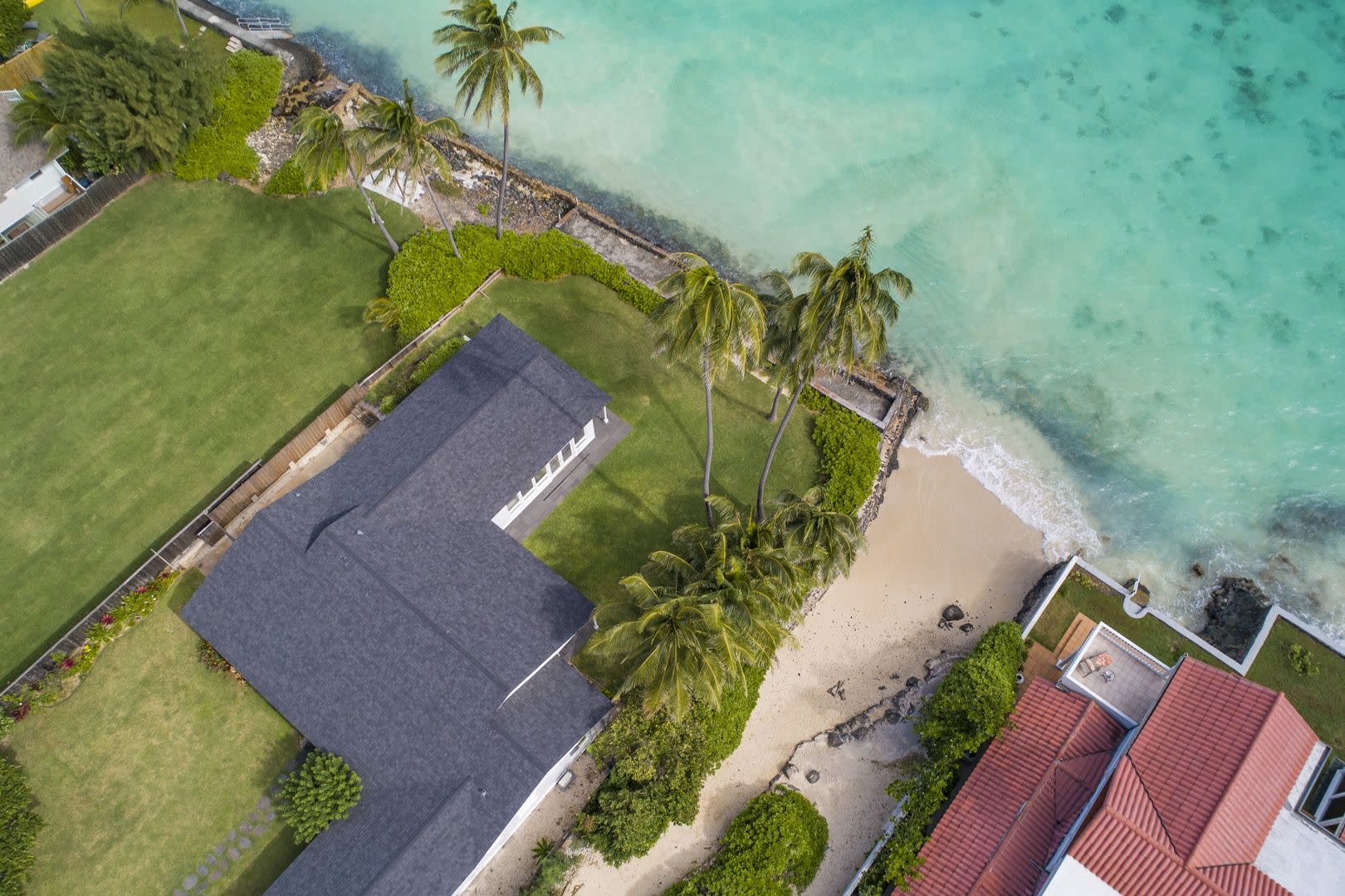 Gorgeous Oceanfront Home w/Mokulua Isle Views, Yard & AC: Lanikai Oceanside – photo 2