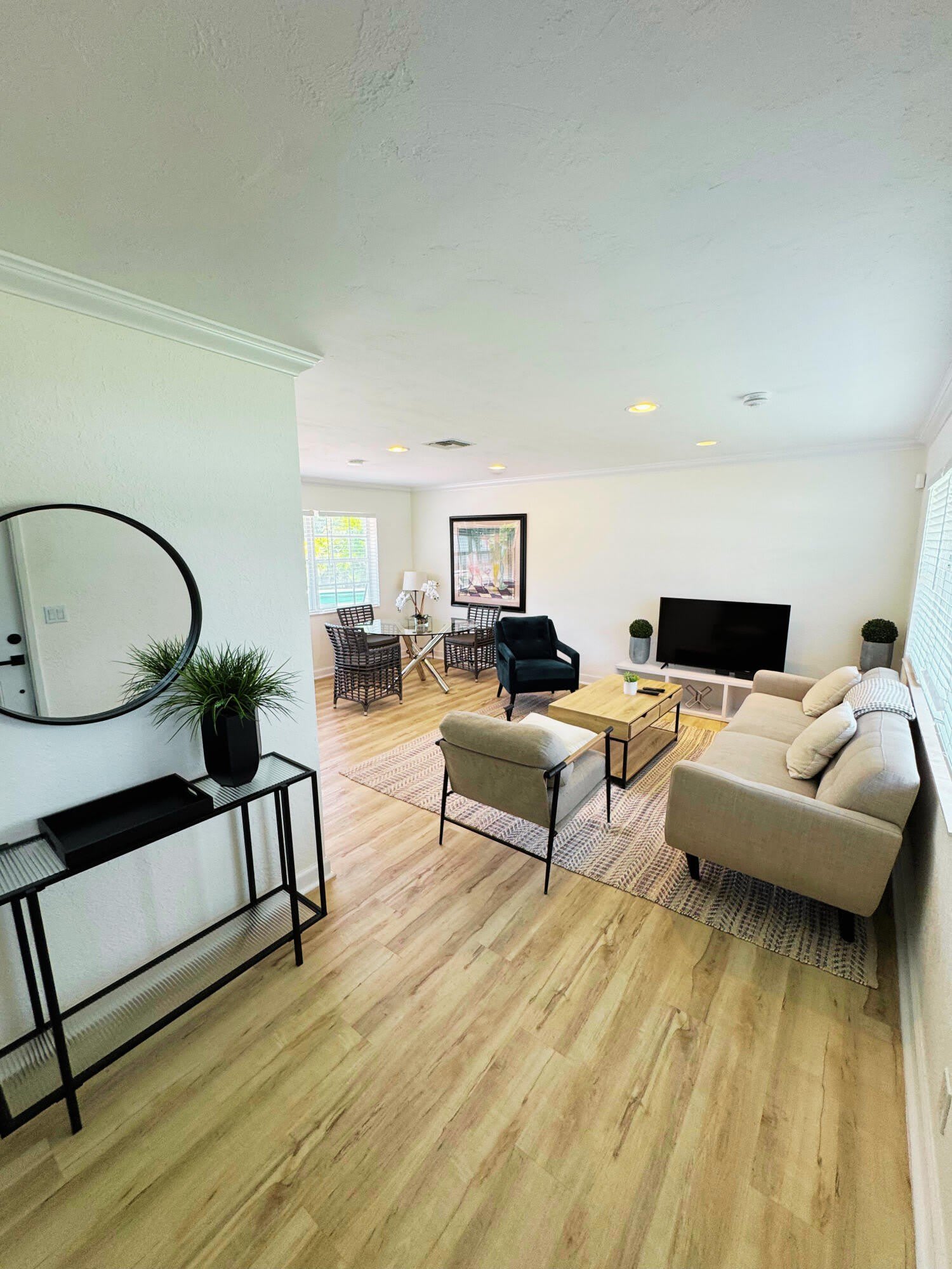 300 NE 7th Street – photo 2