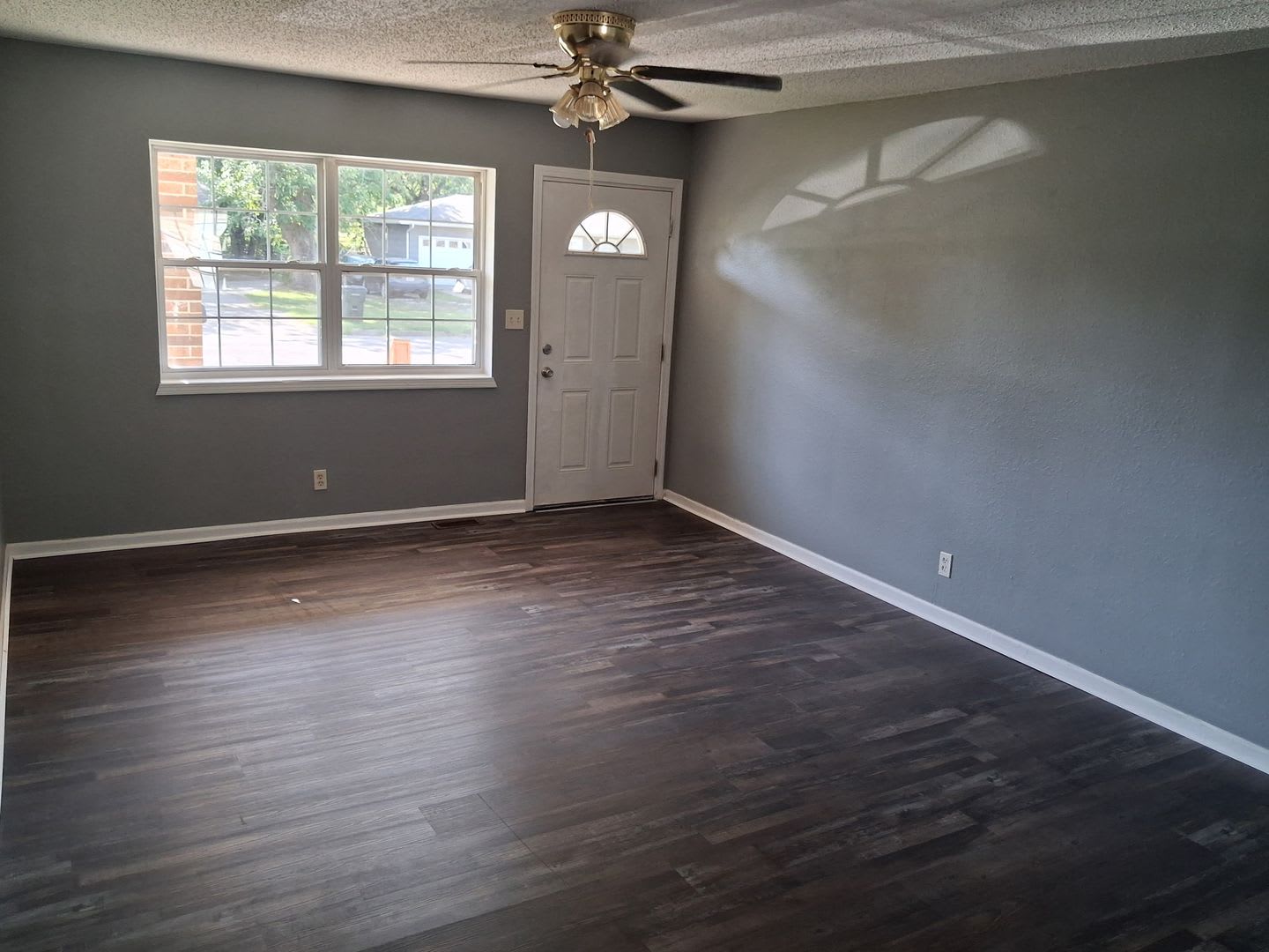 Comfortable Home in a Convenient Nevada Location – photo 3