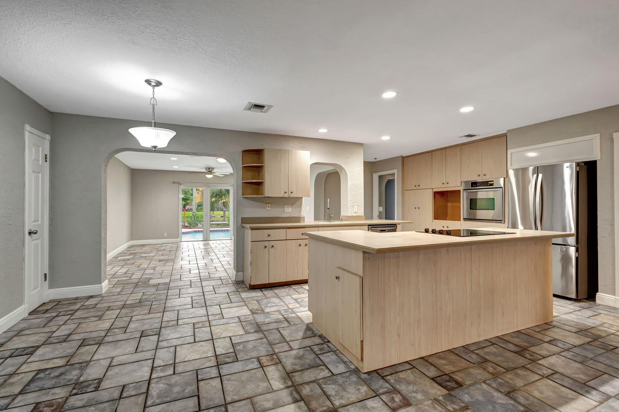 1402 Cormorant Road – photo 5