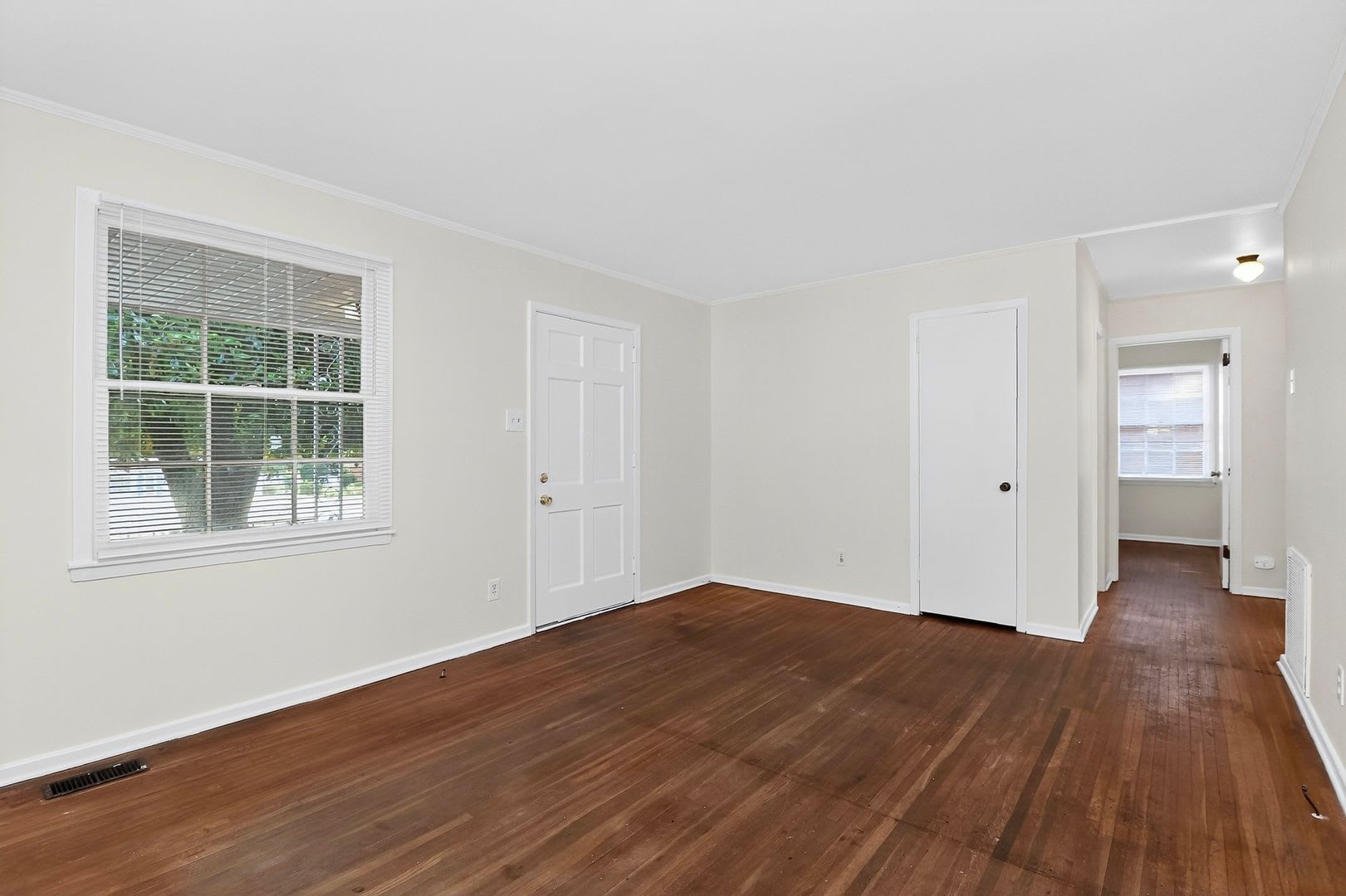 3 Bedroom Home located in Lincoln Heights! – photo 3