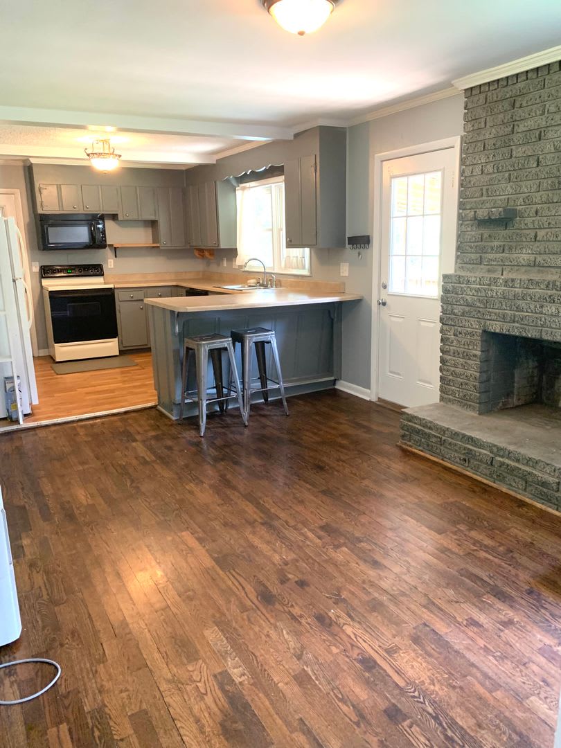 Country feel close to the city? you got it! 3 Bedroom 1 Bath for $1750 – photo 2