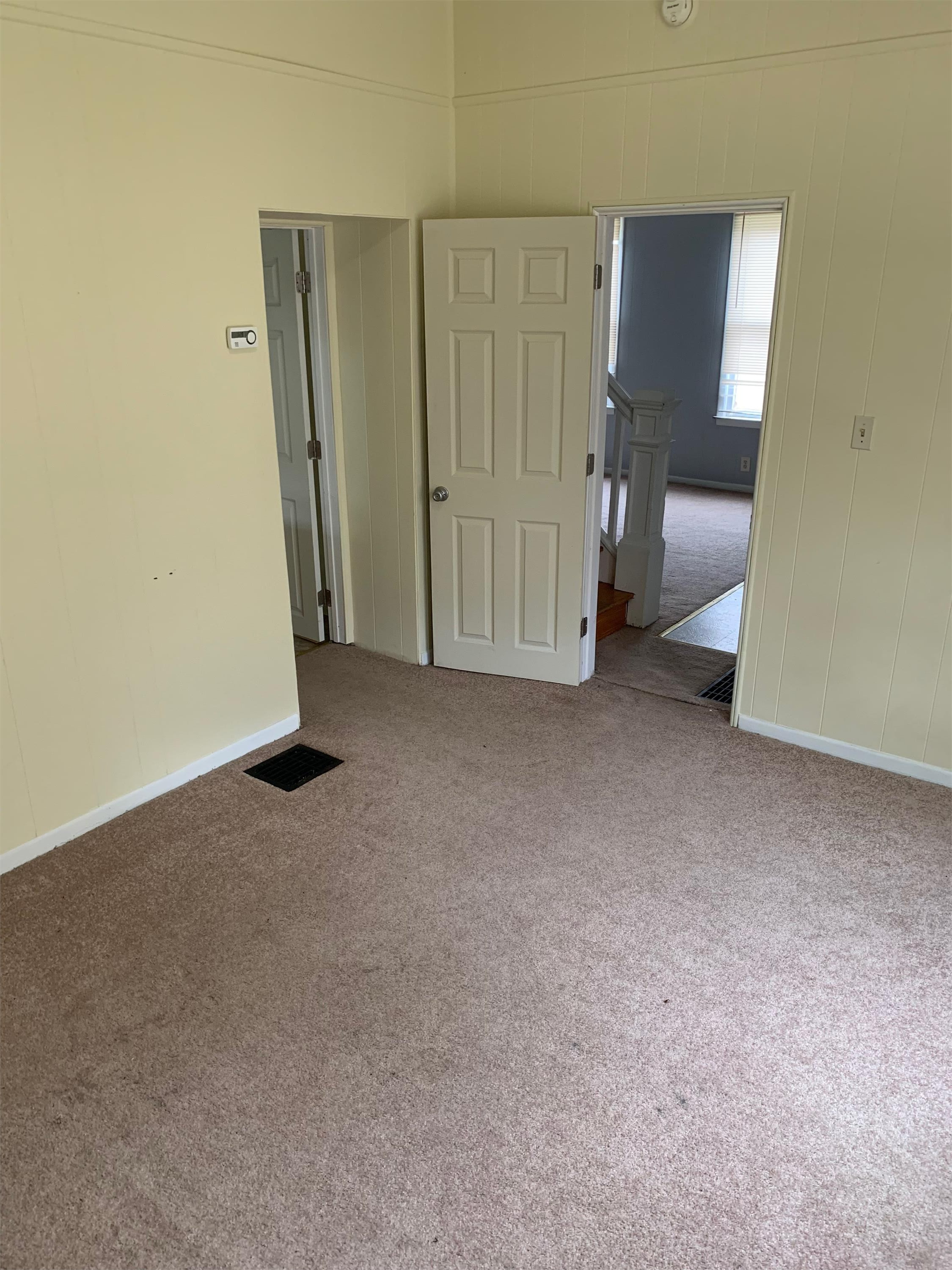 35 S May Ave – photo 4