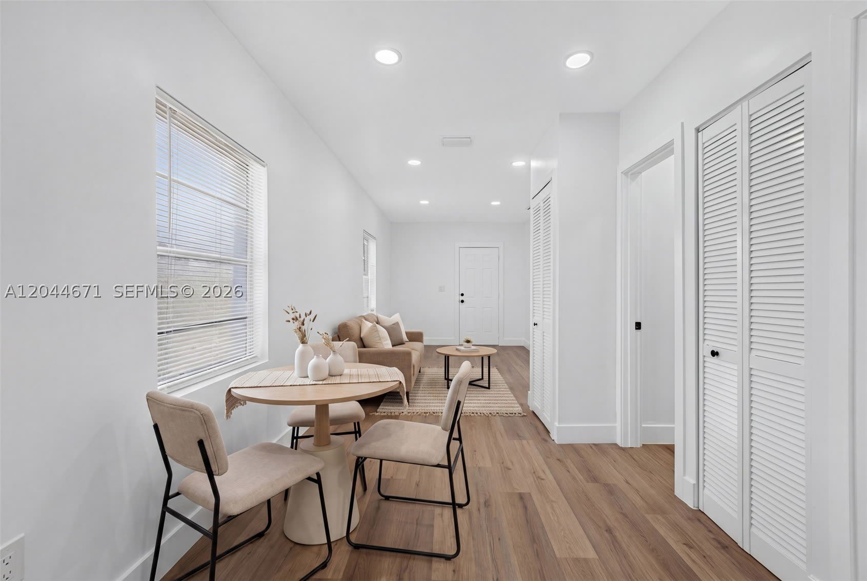 1900 SW 6th St SW 6th St – photo 3