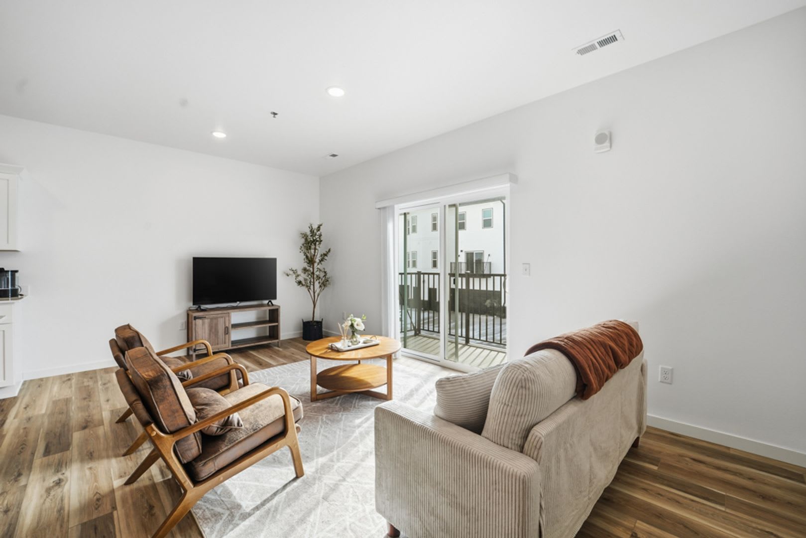Twin Oaks Apartments – photo 3