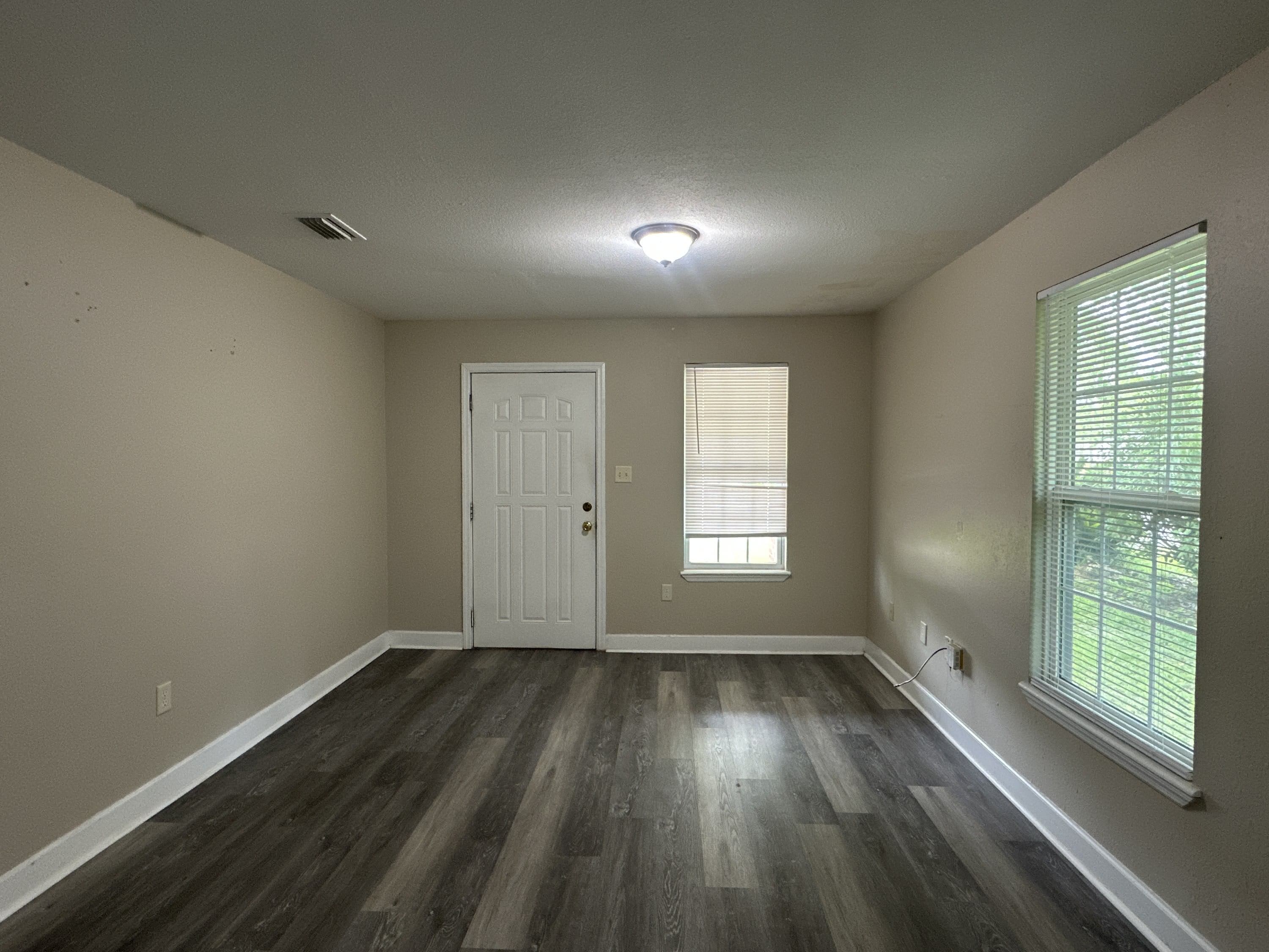 905 East Gordon Street – photo 3