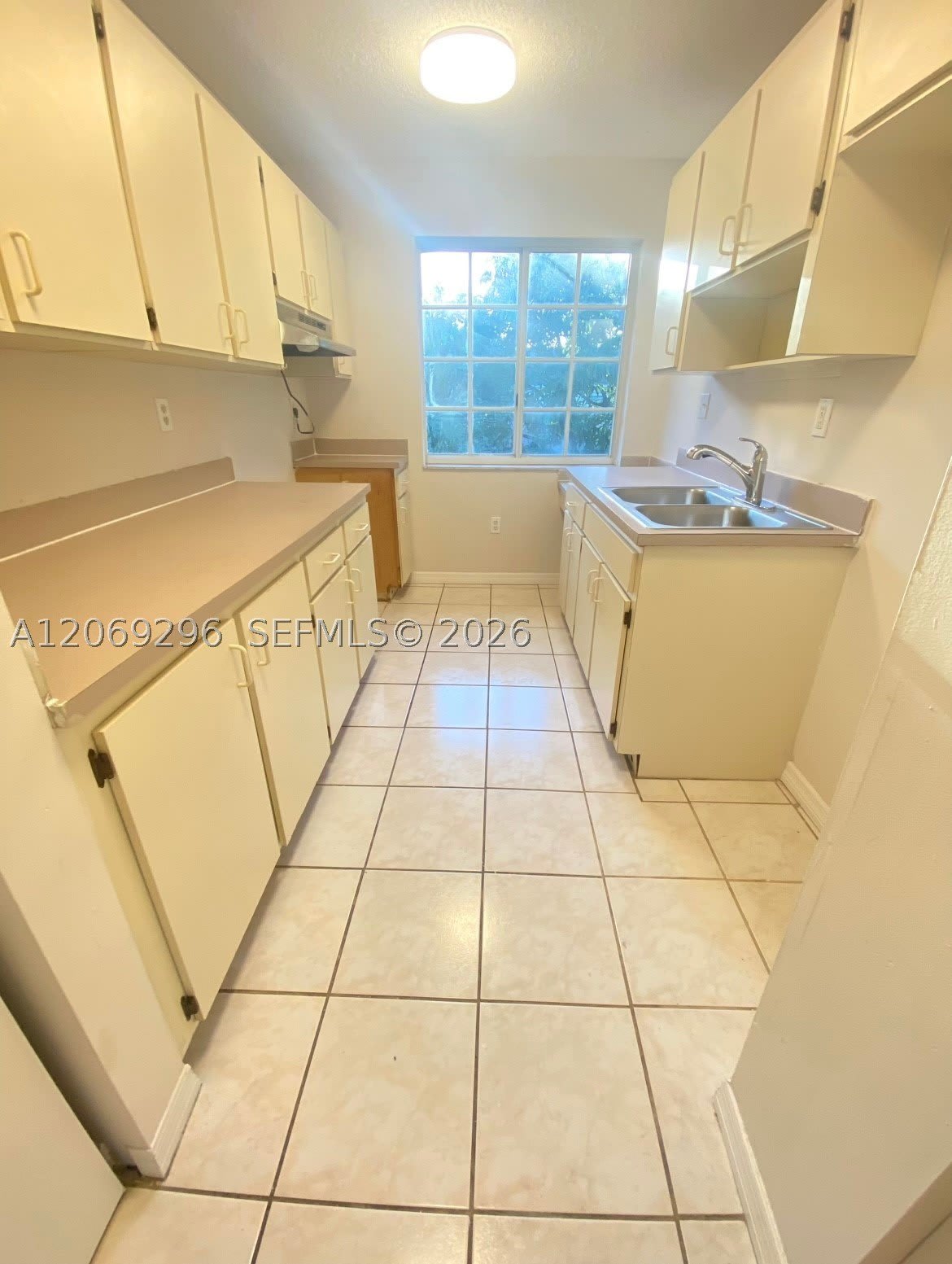 800 SW 10th Ave – photo 4