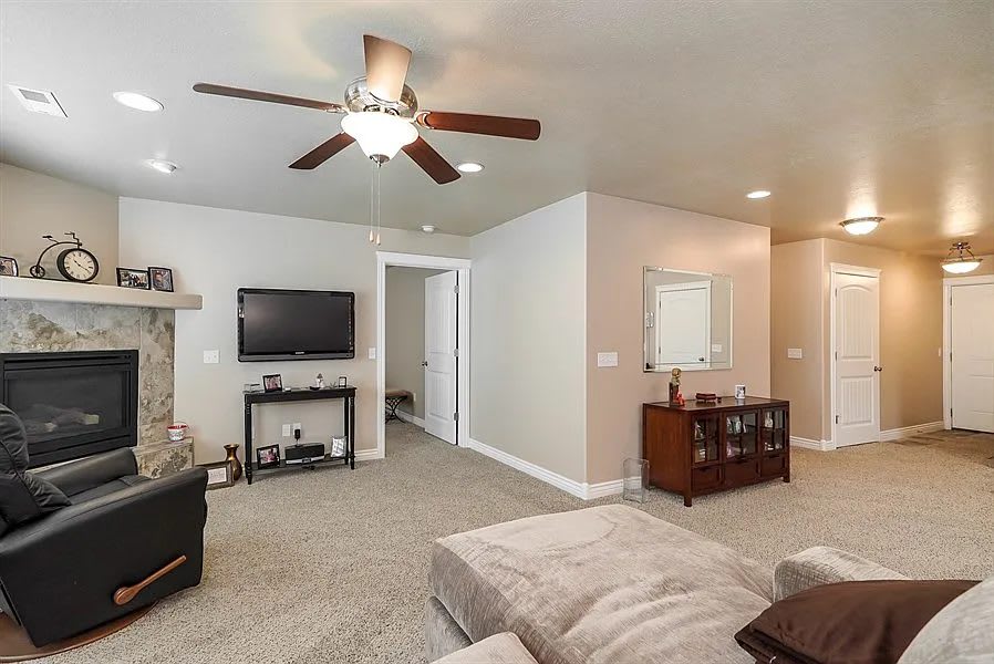 790 East 200 South – photo 2