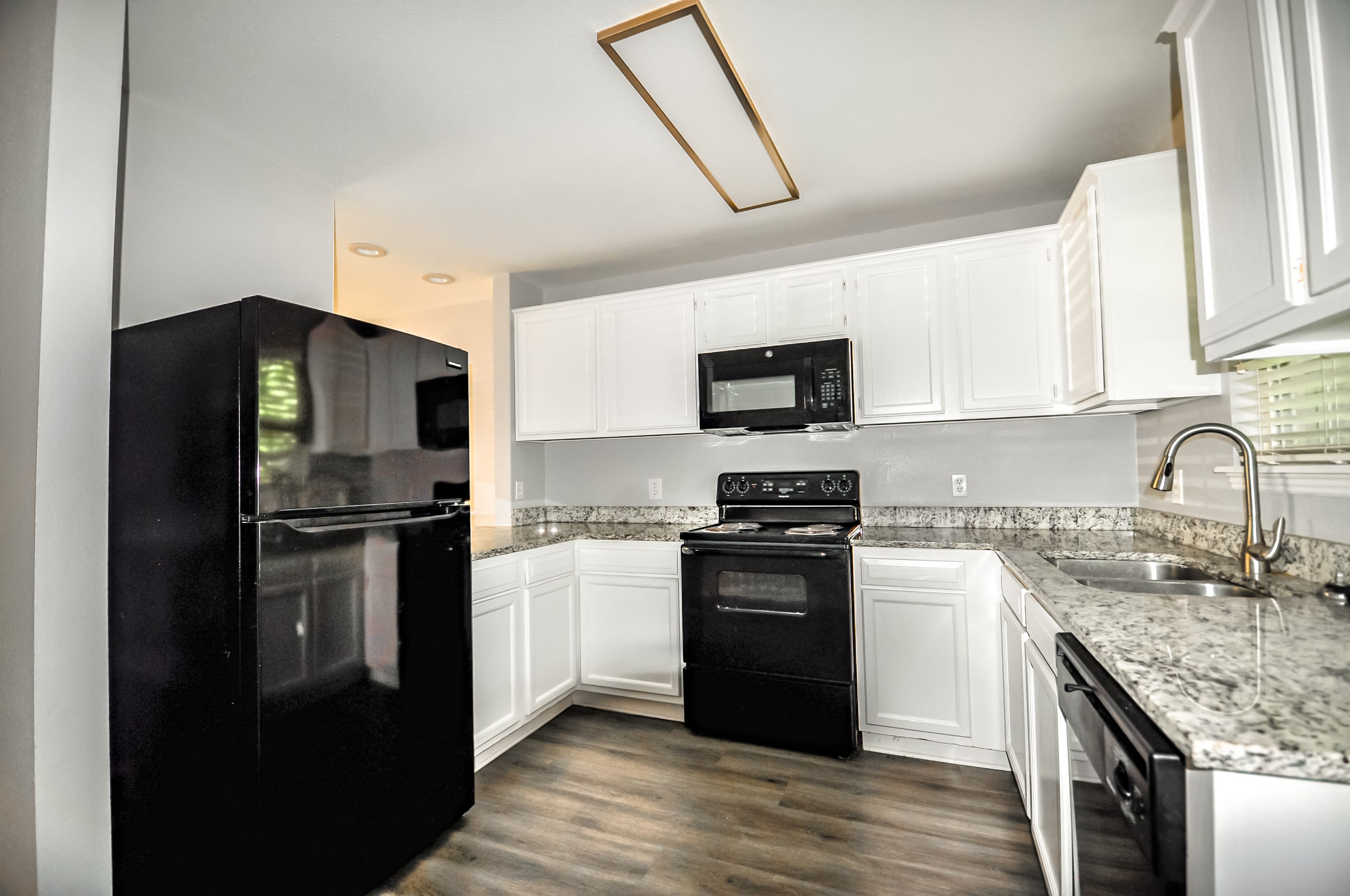 1446 West Netherland Way – photo 4