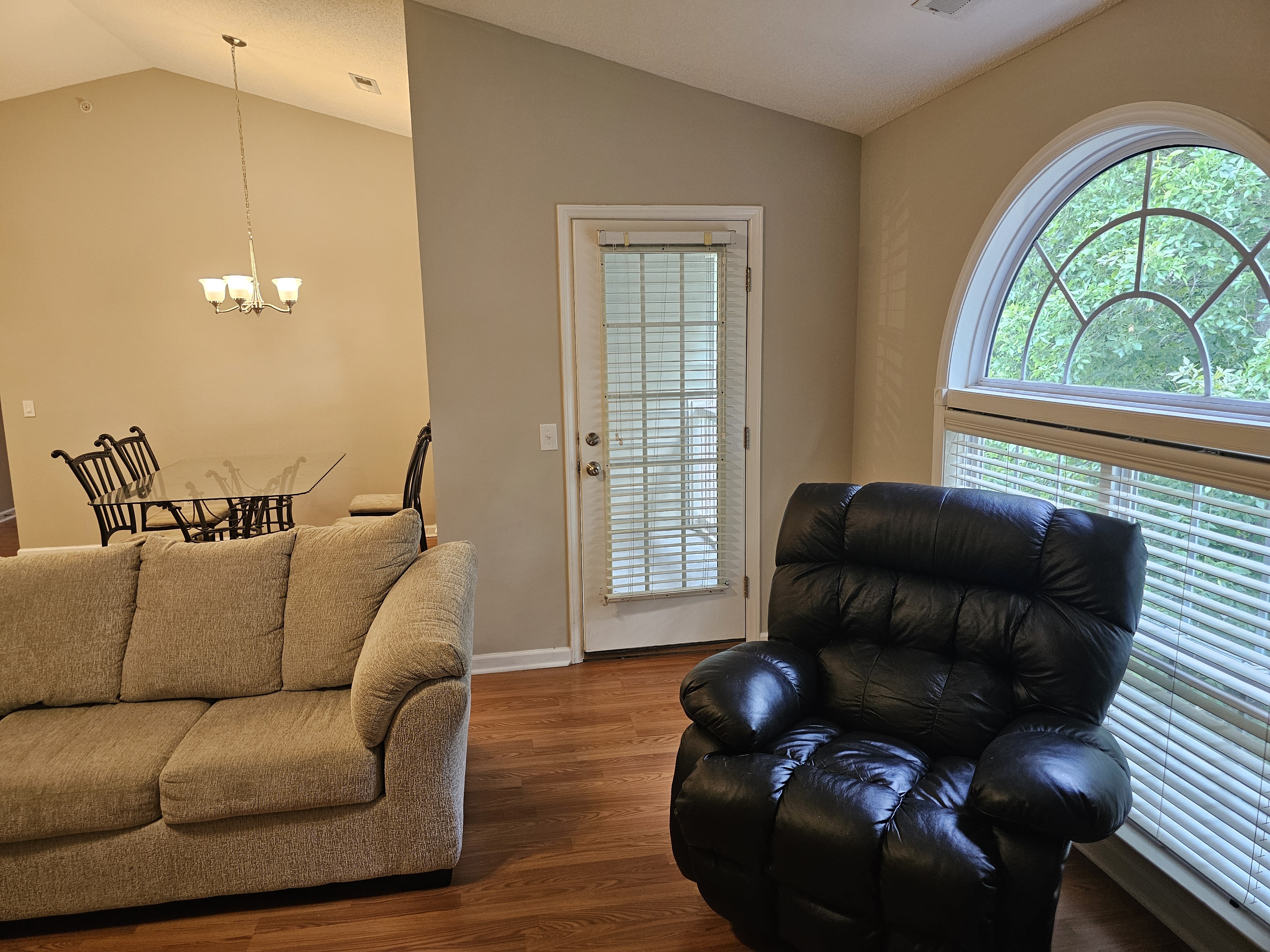 3483 Forestdale Dr Apt 3B – photo 5