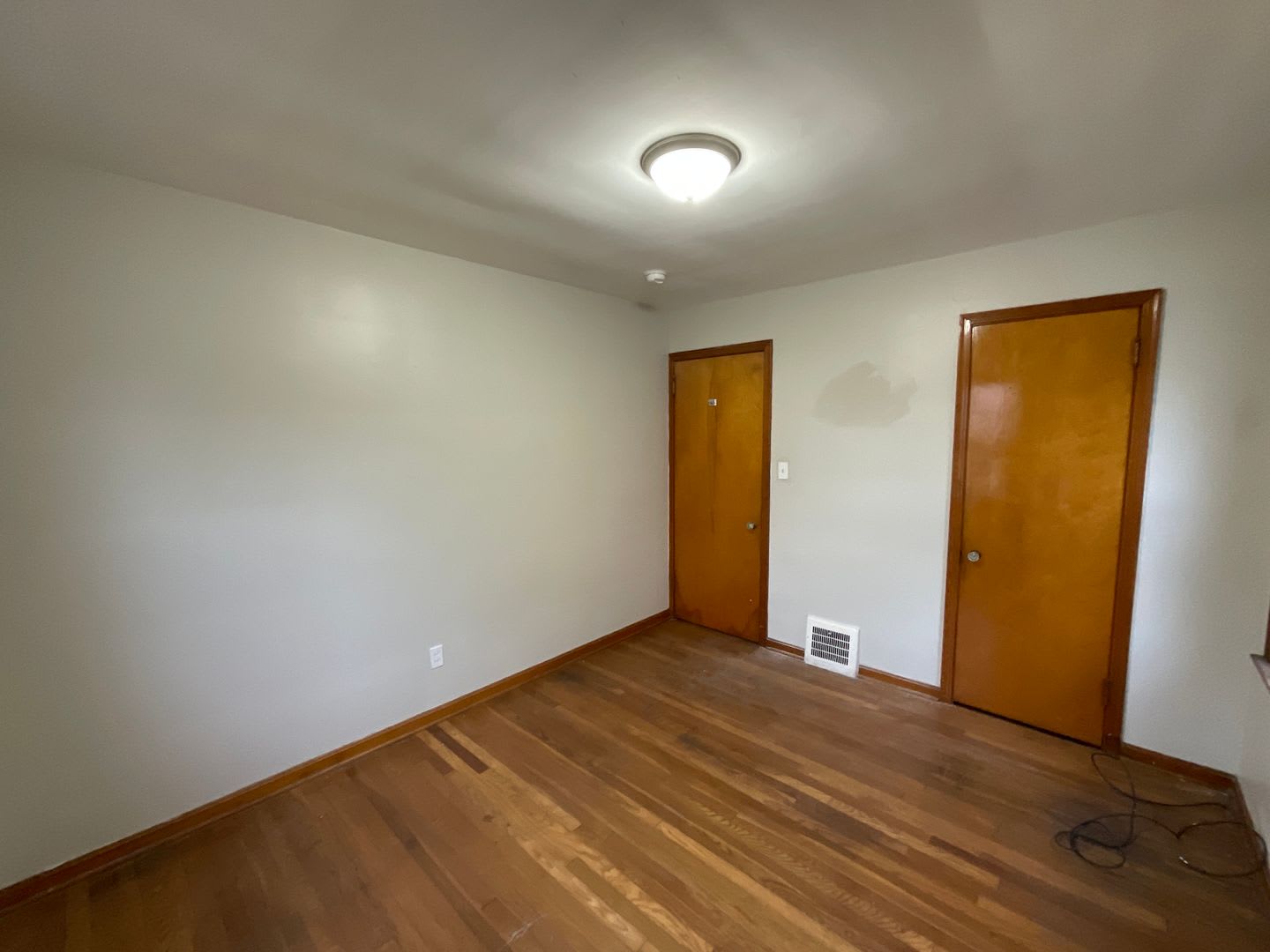 11013 Lincoln Avenue – photo 4