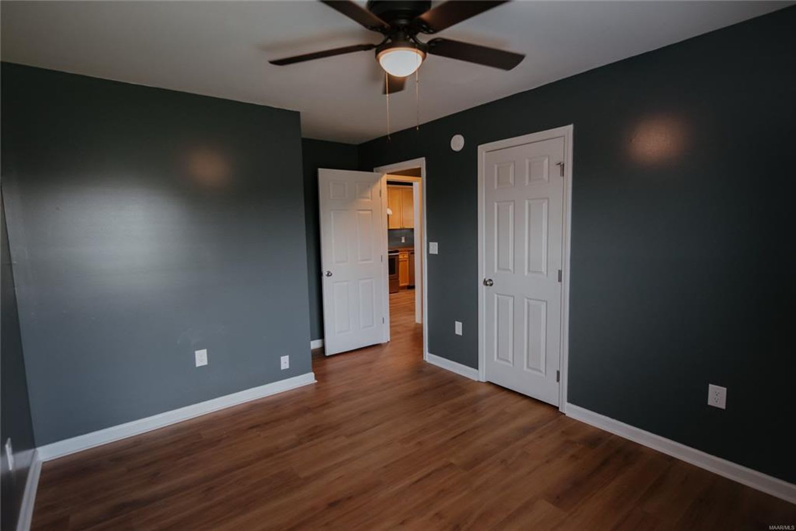 ** 3 Bed 2 Bath located in Park Lake ** to schedule a self tour – photo 5