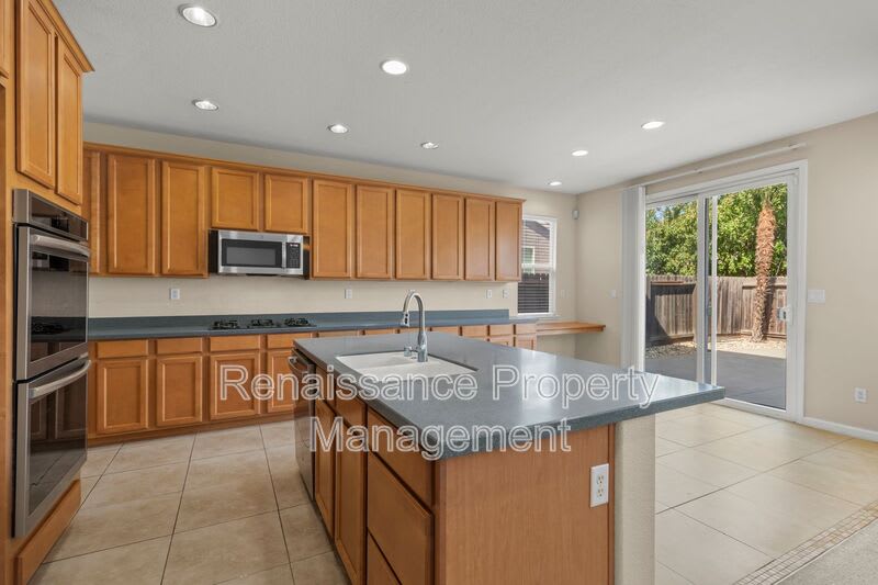 4204 Reunion Court – photo 3