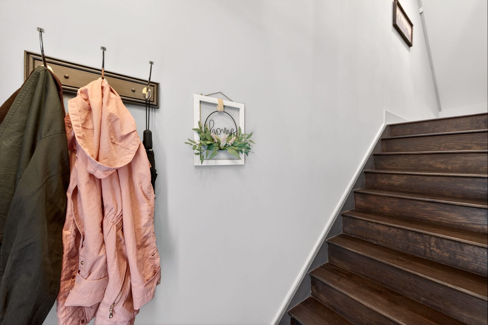 Ready To Move Into This Beautifully Maintained Townhome With An Attached Garage In The Heart Of South End – photo 4