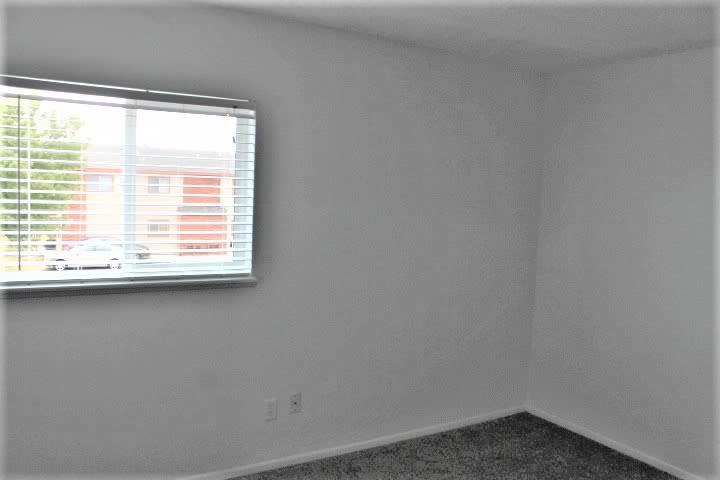 Spacious 2BD/1BA unit FOR RENT on Provincial Dr – photo 5