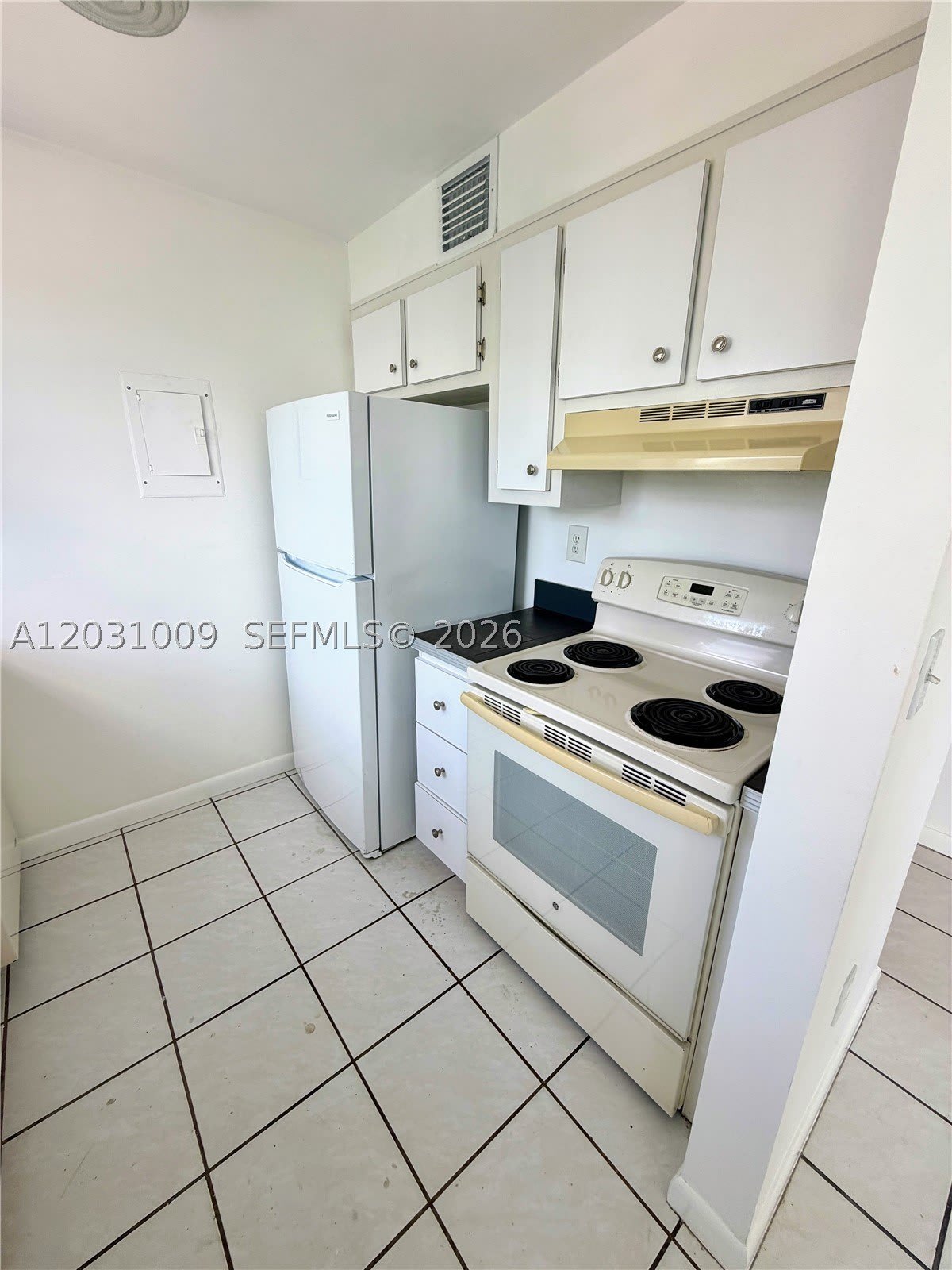 2001 Bay Dr – photo 4