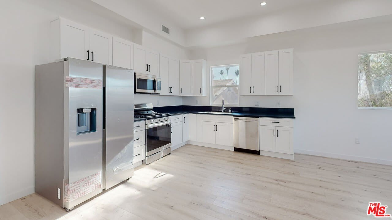 1509 S Cloverdale Ave – photo 4