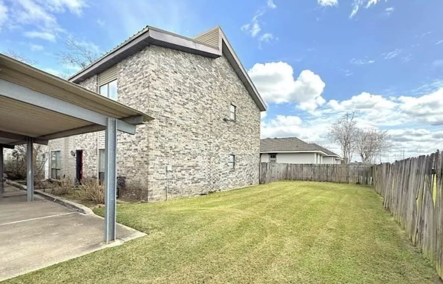 8024 Picardy Avenue – photo 1