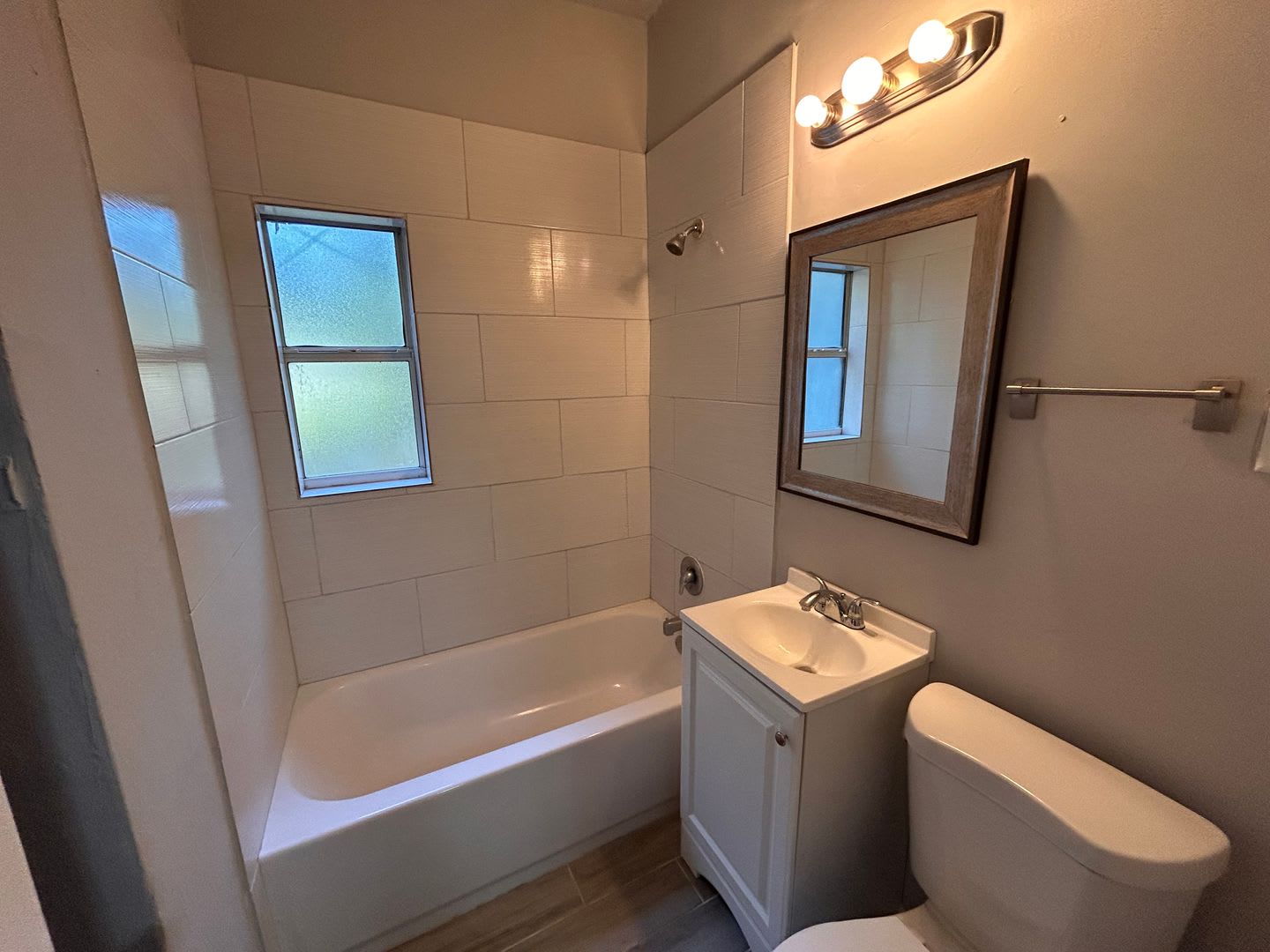 Serene Northside 3/2 For Rent With Bonus/ Flex Room!! – photo 2
