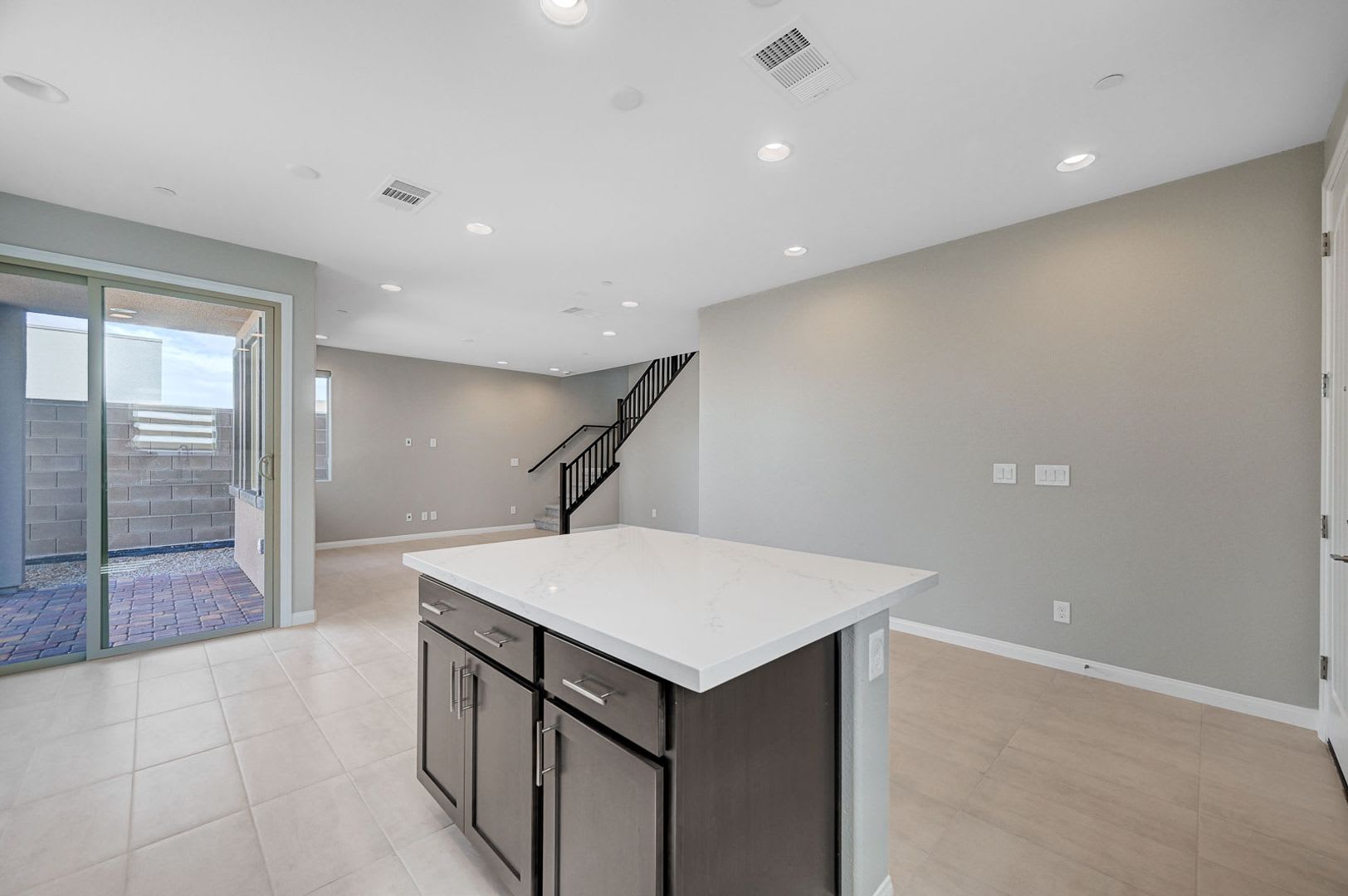 Stunning Summerlin Three Bedroom – photo 5