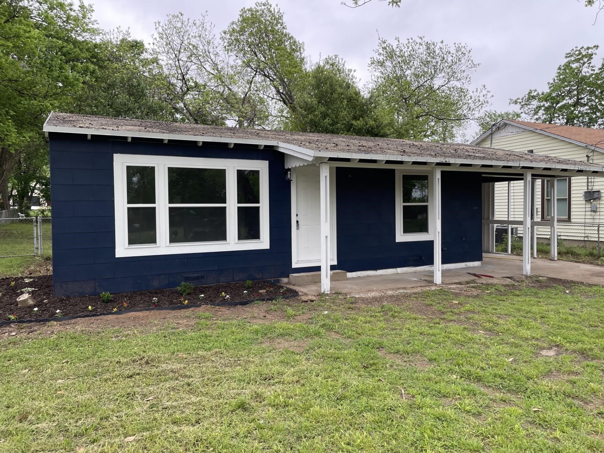 513 W Florence Street – photo 2