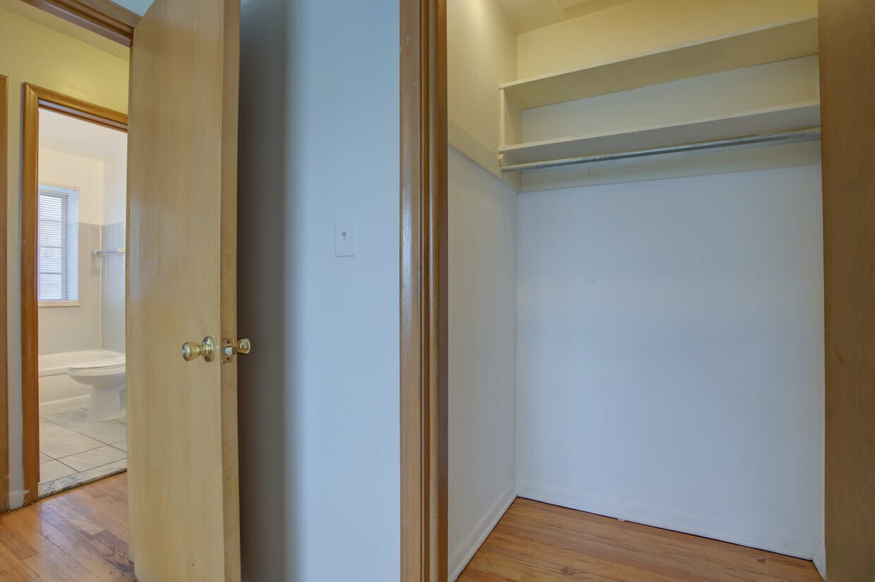 4811 Cadieux Rd – photo 2