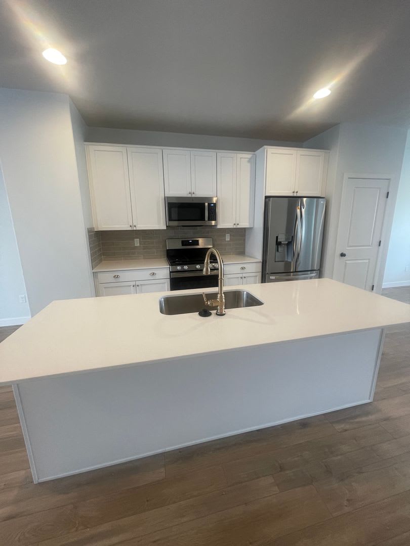 Beautiful New Townhome for Rent in Bluffdale! – photo 2