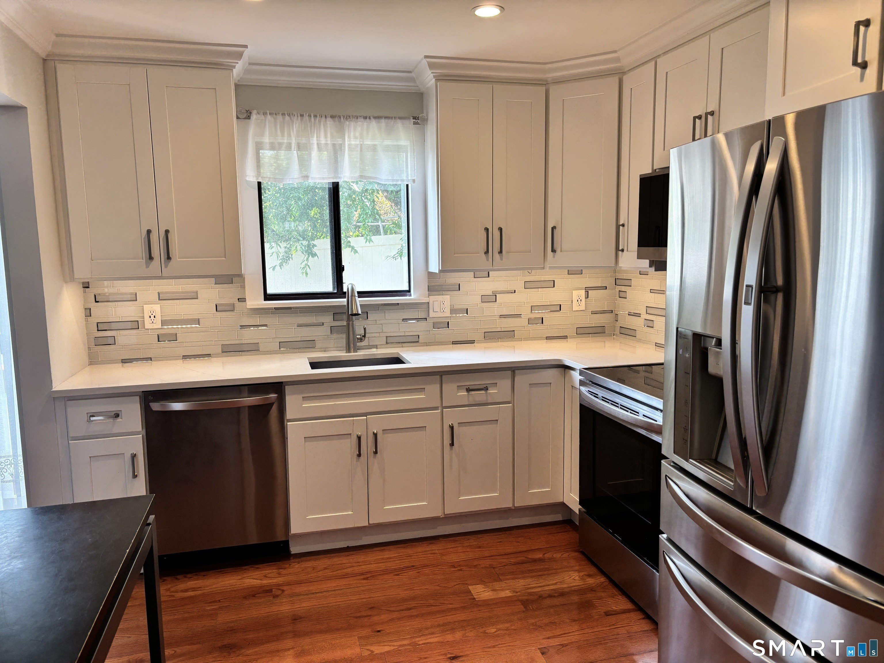 80 lawn Avenue – photo 4