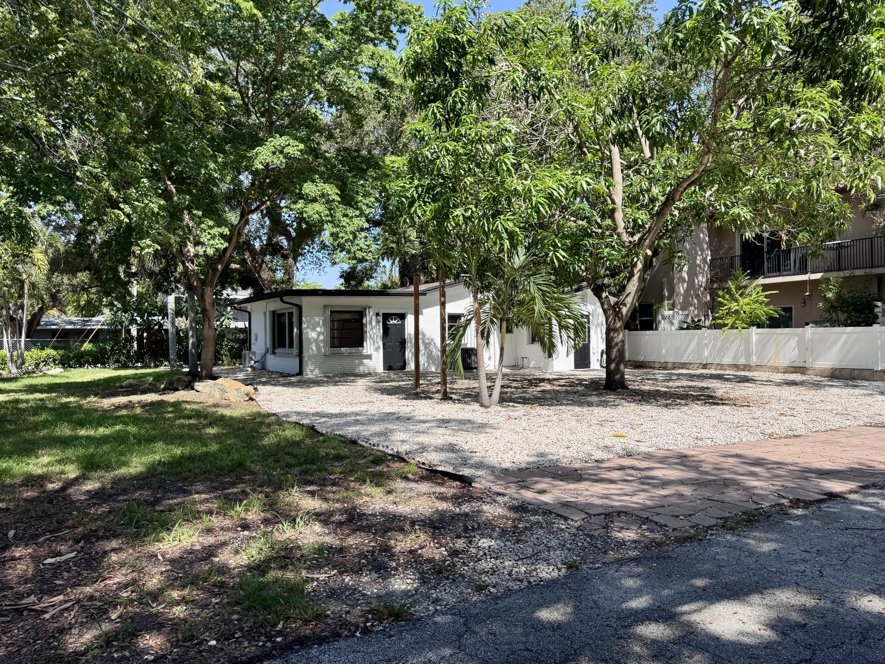 2390 SW 18th Avenue – photo 1