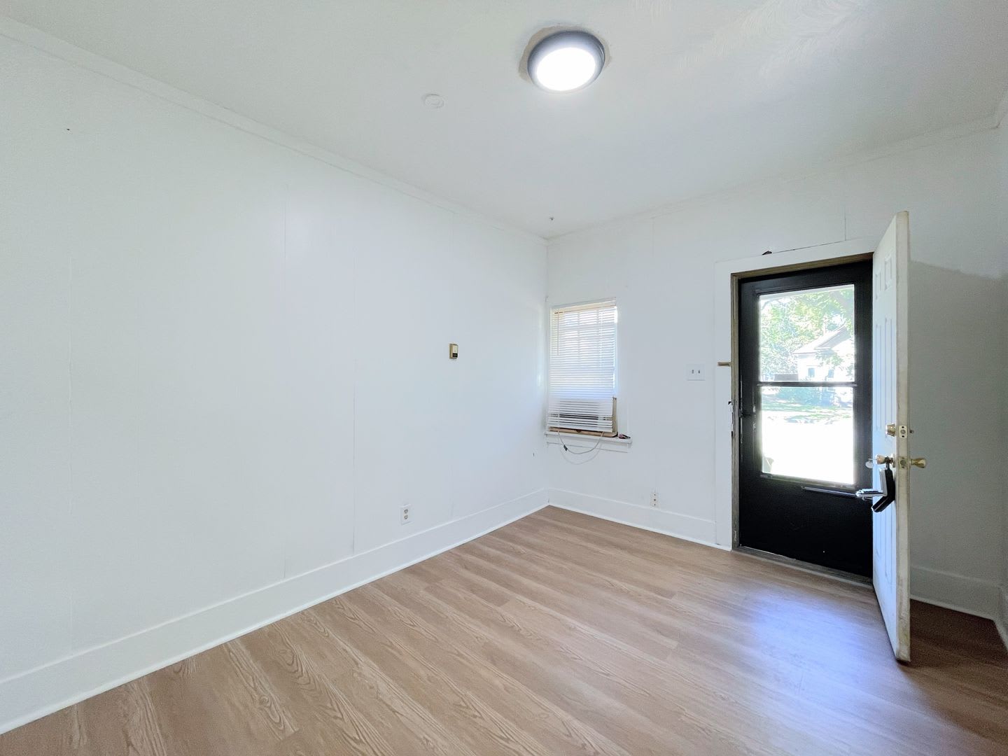 1 bedroom duplex close to Dillons – photo 2