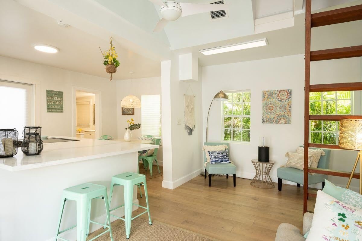 7 THOMPSON Lane – photo 3