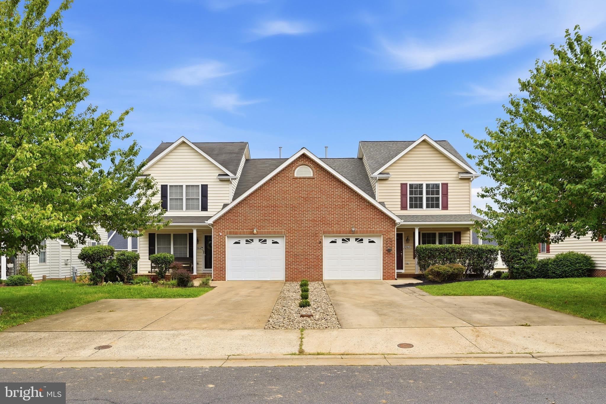 2068 Stoneleigh Drive – photo 3