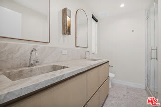 426 Arnaz Drive – photo 4