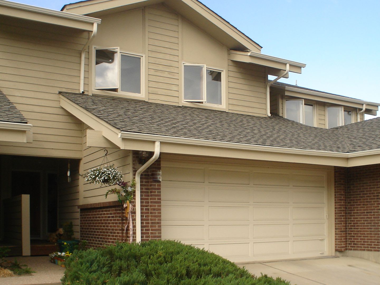 4 Bed 2.5 Bath Townhome in South Boulder! – photo 1
