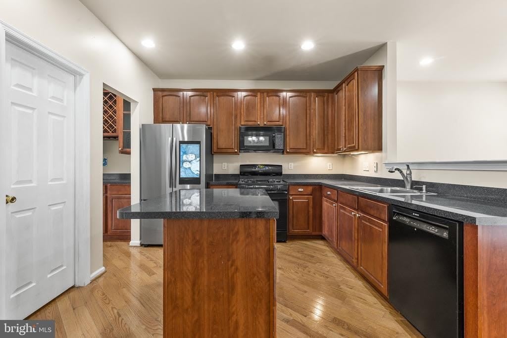 271 YORKTOWN COURT – photo 4